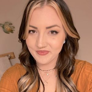 Meet your Posher, Kendra